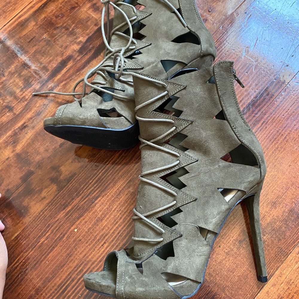 Peep toe high heel